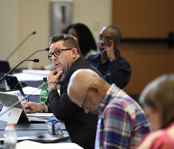 Little Rock seeking to enlist third party to help remaining Big Country Chateau tenants relocate, city manager says - Vimarsana News