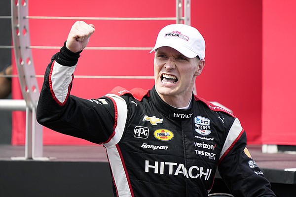 Newgarden sweeps weekend IndyCar Series races at Iowa Newgarden sweeps weekend IndyCar Series races at Iowa