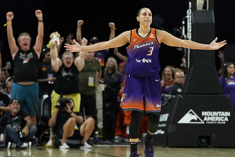 Diana Taurasi Becomes First Wnba Player To Reach 10 000 Points Scoring