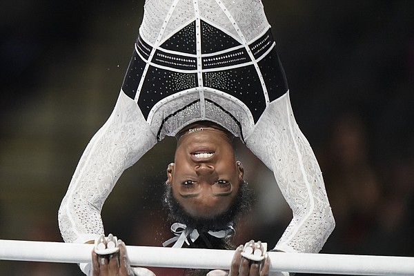 Simone Biles dazzles in her return following a two-year layoff to easily claim the U.S. Classic. - Vimarsana News