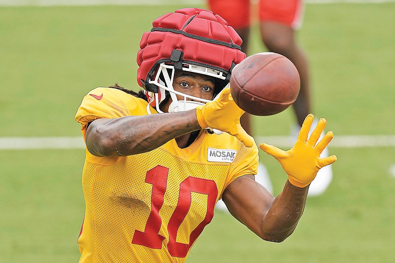 Chiefs find success with their budget backfield finds | Jefferson City ...