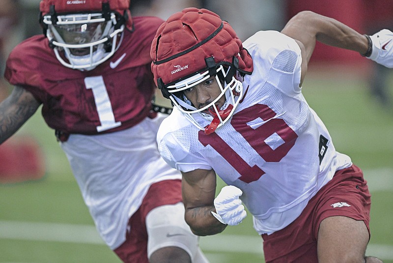 Speed freaks Quick dot wide receiver lineup for Razorbacks