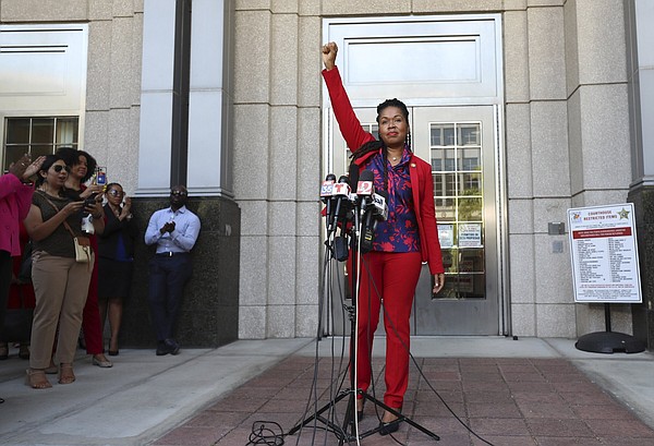 DeSantis boots state prosecutor in Florida - Vimarsana News