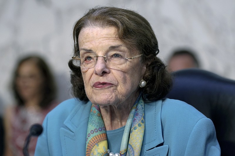 Sen Dianne Feinstein 90 Falls At Home And Goes To Hospital But Scans Are Clear Her Office