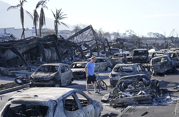 Hawaiians return home to fire's ruins | The Arkansas