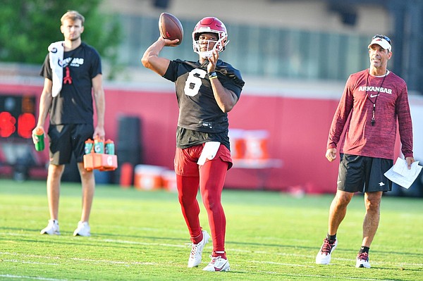 RAZORBACKS REPORT: Quarterbacks step up, answer challenge - Vimarsana News