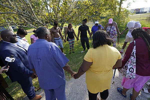 Pastor urges sadness not rage after white shooter kills 3 Black people in Florida Pastor urges sadness not rage after white shooter kills 3 Black people in Florida