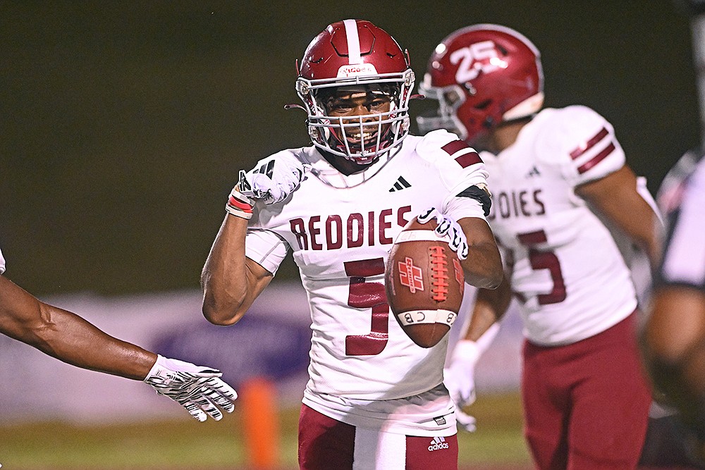 Reddies Pull Away In Opening Blowout 