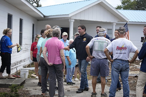Floridians look at Idalia damage - Vimarsana News