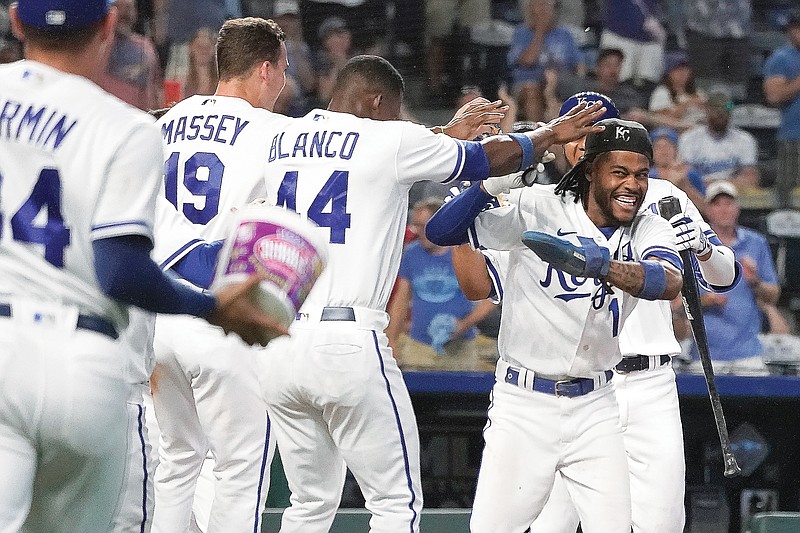 Royals get balk off win over White Sox after rallying from 6-0