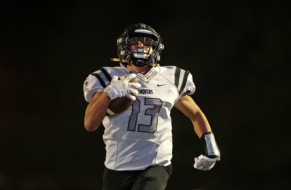 PREP FOOTBALL Pair of UA commits square off as CAC ekes by Bauxite