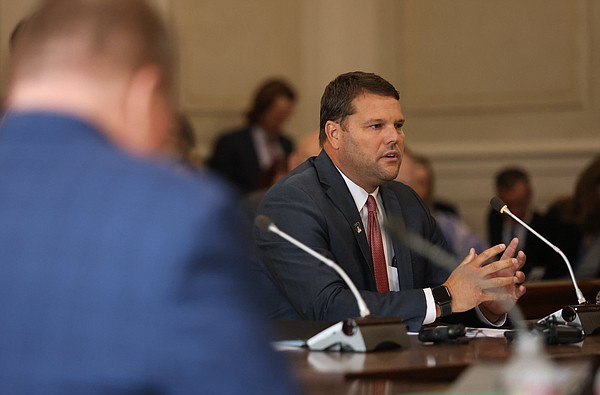 Senate committee doesn't vote on open records bill following hours of testimony - Vimarsana News