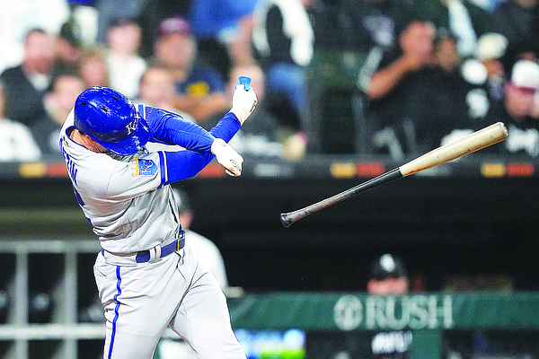 Massey homers again as Royals beat White Sox 7-1 - Vimarsana News