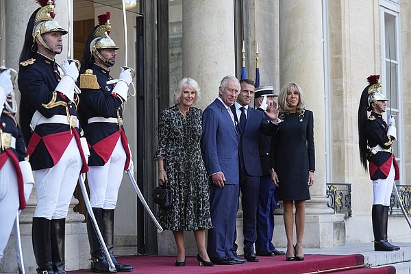 King Charles III stops at Notre Dame - Vimarsana News