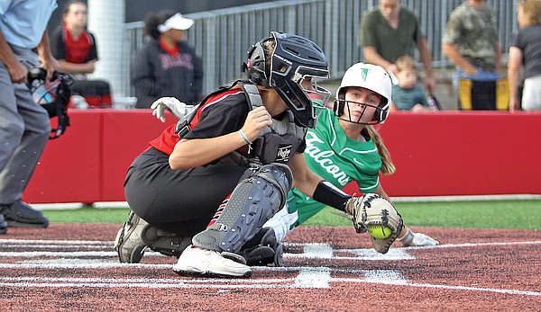 Blair Oaks softball gets past Jefferson City in 7-0 win - Vimarsana News