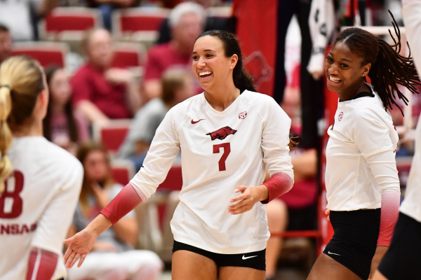 WholeHogSports - No. 16 Razorbacks breeze by South Carolina in SEC opener