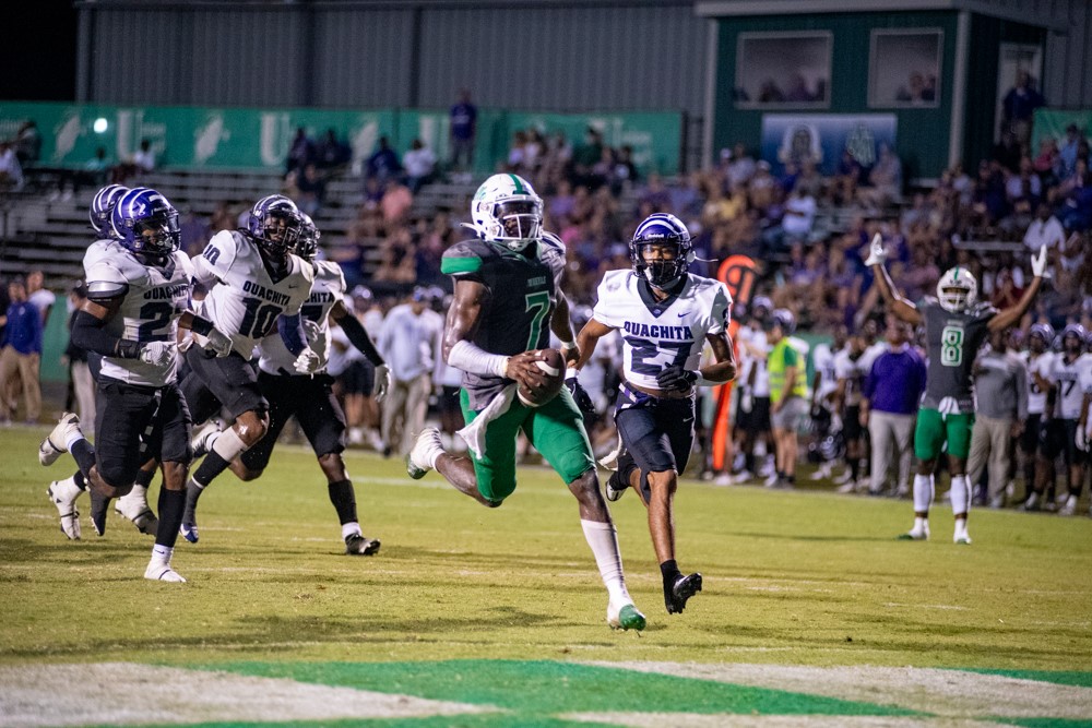 Big plays push Ouachita Baptist past UA-Monticello, 45-25