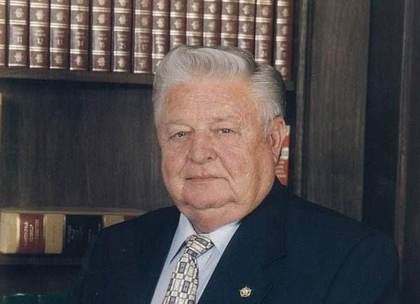 Associates remember longtime coroner Hester - Vimarsana News