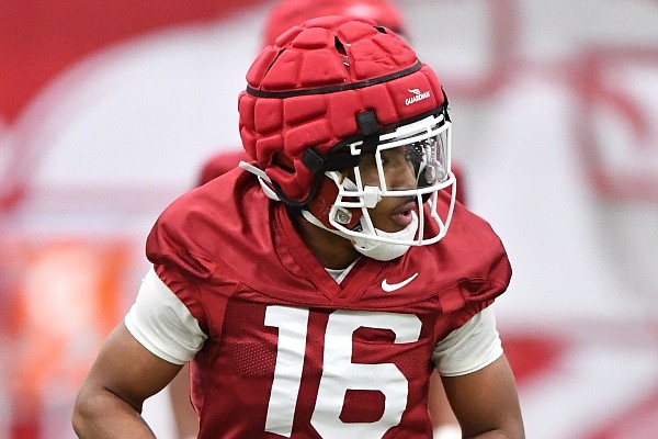 Arkansas defensive back Jaylon Braxton returns to his position Thursday, March 9, 2023, during practice in the university practice facility in Fayetteville.
