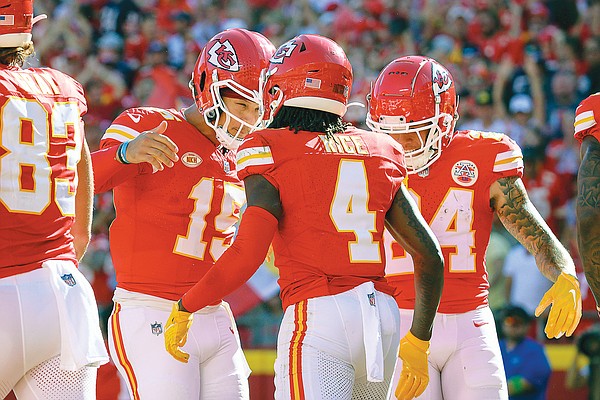 Patrick Mahomes, Chiefs crush Bears 41-10