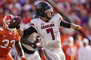 Rattler, Loggains hit it off | Northwest Arkansas Democrat-Gazette