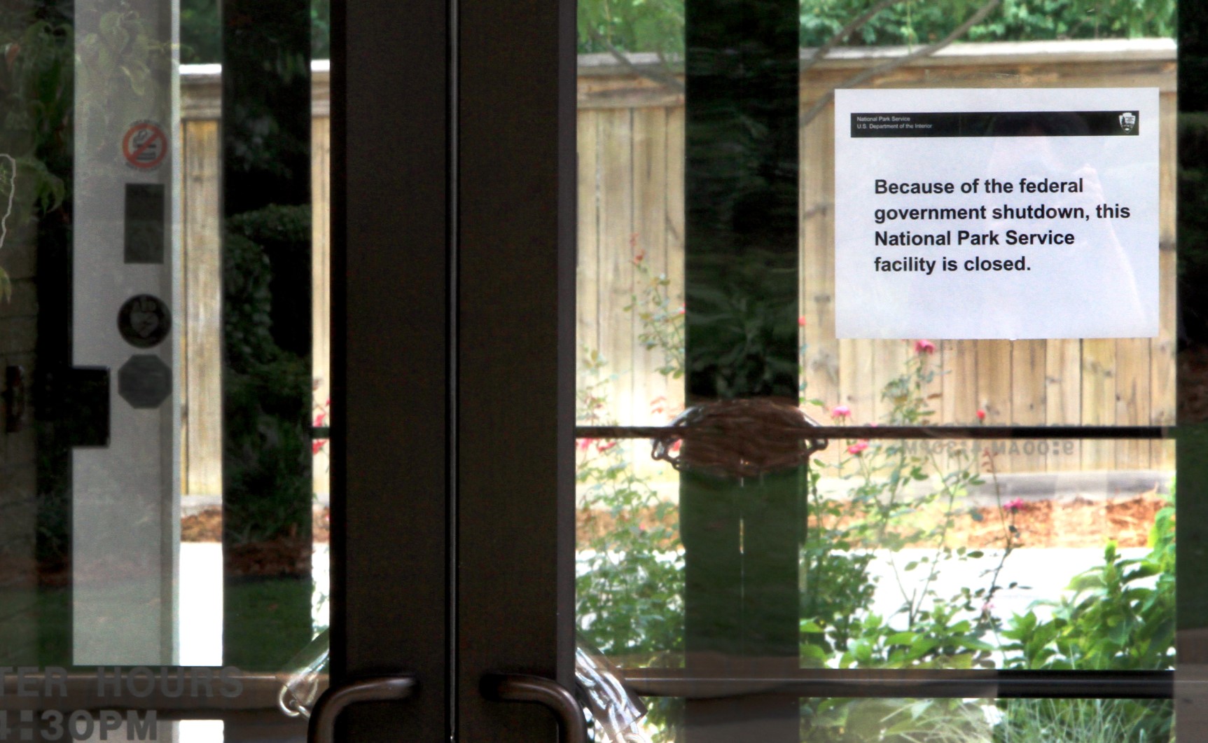Gov. Sarah Huckabee Sanders tells cabinet secretaries to prepare for federal government shutdown - Vimarsana News
