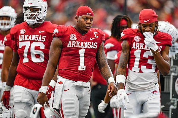 INSTANT REPLAY: Late touchdown gives Hogs' KJ Jefferson 2 records