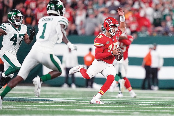 Patrick Mahomes sets TD record as Kansas City Chiefs hold off New York Jets  with Taylor Swift and Aaron Rodgers watching on, NFL News