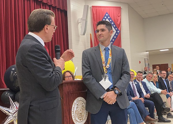 Springdale middle school teacher latest to receive $25,000 Milken award - Vimarsana News