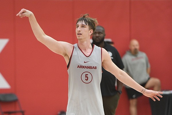 WholeHogSports - 4 former Hogs at Combine