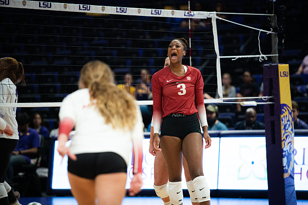 WholeHogSports - Arkansas women's basketball team completes sweep