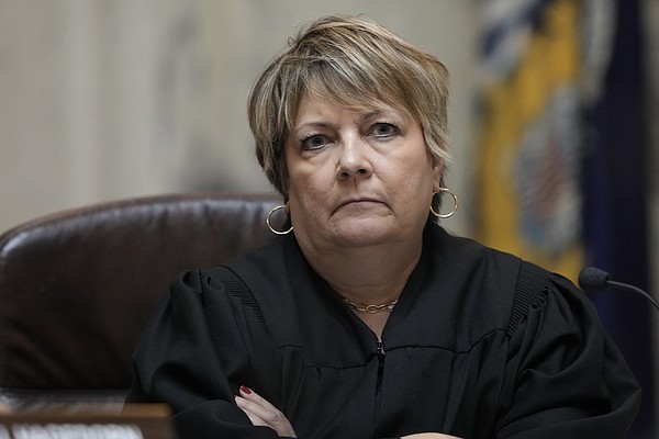 New justice to stay on Wisconsin redistricting cases