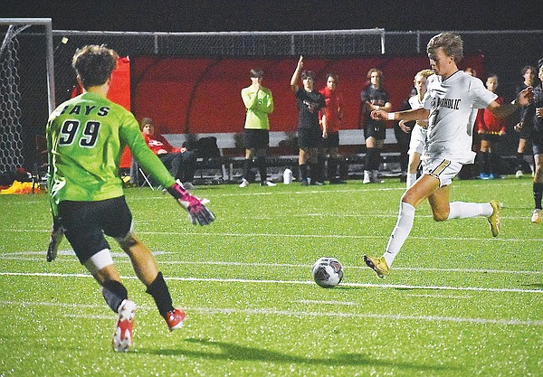 Loethen's two goals lead Helias past Jefferson City - Vimarsana News