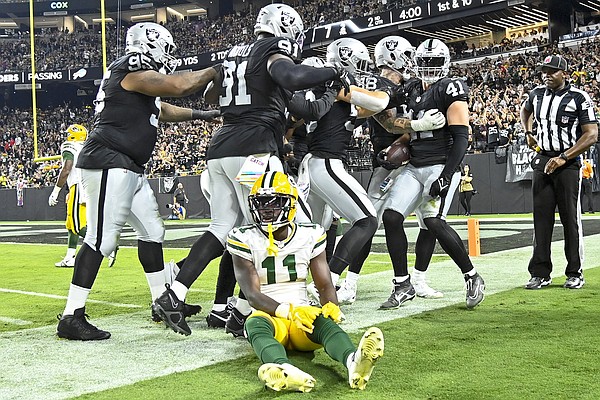 Raiders intercept Love three times hold on to beat Packers 1713 Raiders intercept Love three times hold on to beat Packers 1713