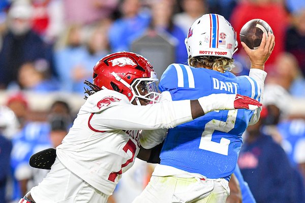 Ole Miss baseball fans say Liberty ripped off Rebels' blue uniforms