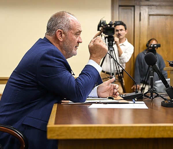 Legislative executive committee OKs audit of $19,000 lectern purchase by Sanders' office - Vimarsana News
