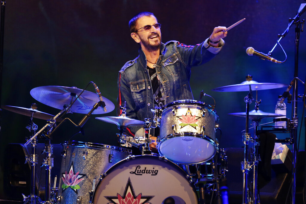 Ringo Starr charms North Little Rock crowd - Vimarsana News