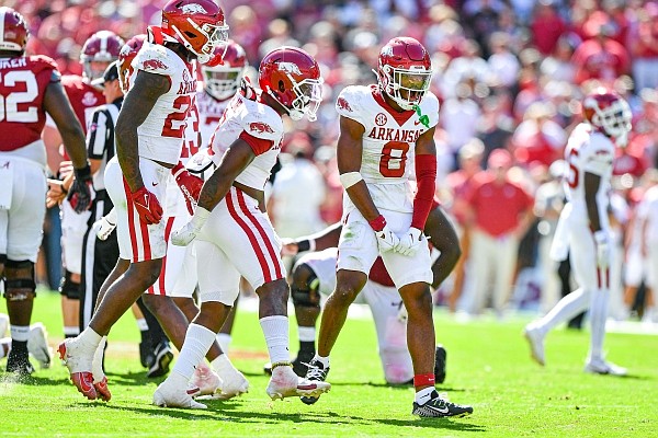 WholeHogSports - Arkansas beats Alabama to win series