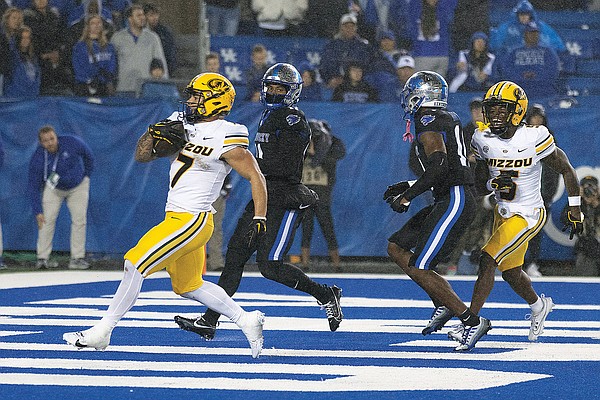 Cook, Missouri take down No. 24 Kentucky 38-21 - Vimarsana News