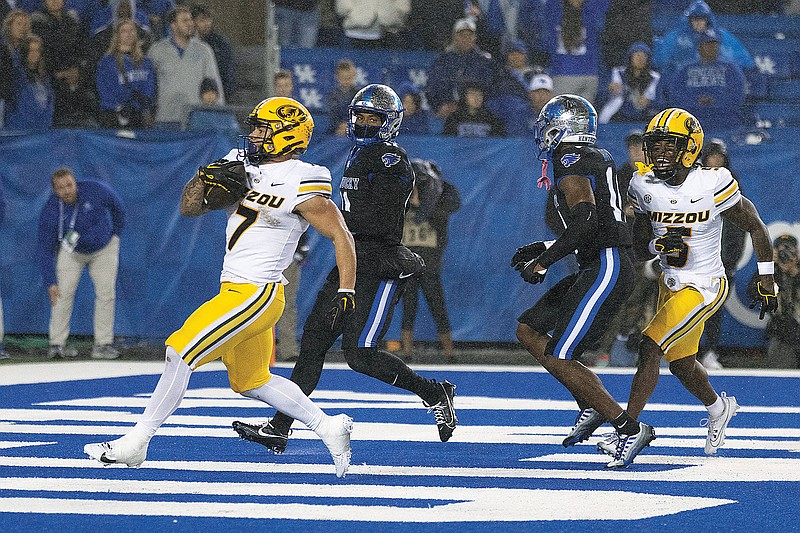 Cook, Missouri take down No. 24 Kentucky 38-21
