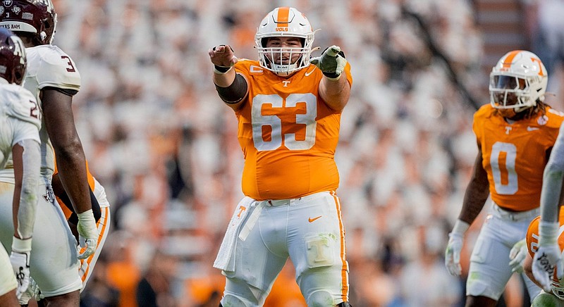 Tennessee Athletics photo / Tennessee senior center Cooper Mays provides instructions during last Saturday's 20-13 win over Texas A&M inside Neyland Stadium.