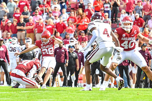 Hogs fail to score touchdown for first time in 29 games - Vimarsana News