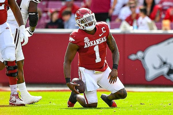 WholeHogSports - VIDEO: Players meet with media after 11th spring practice