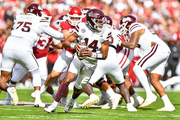 INSTANT REPLAY: Another backup quarterback clips Arkansas - Vimarsana News