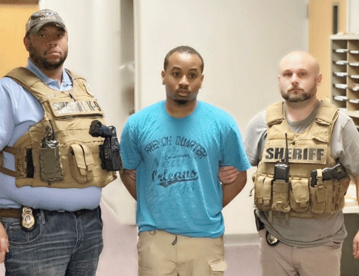 Jefferson County deputy accused of smuggling drugs into jail