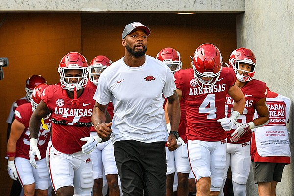 Players confident in 'calm' Guiton - Vimarsana News