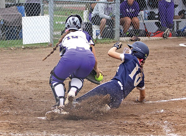Helias tops Kearney in Class 4 softball semifinal - Vimarsana News
