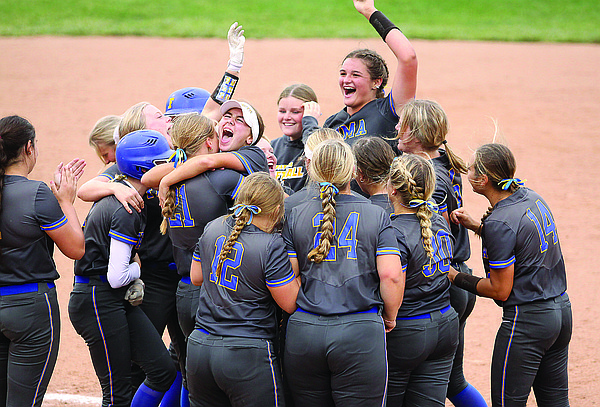 Fatima repeats as Class 3 state softball champion - Vimarsana News