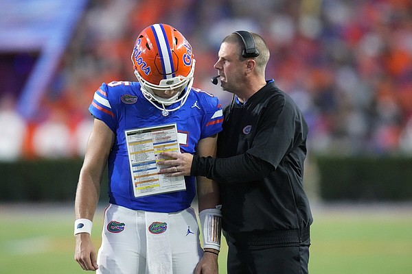 Game with Hogs crucial for Gators - Vimarsana News