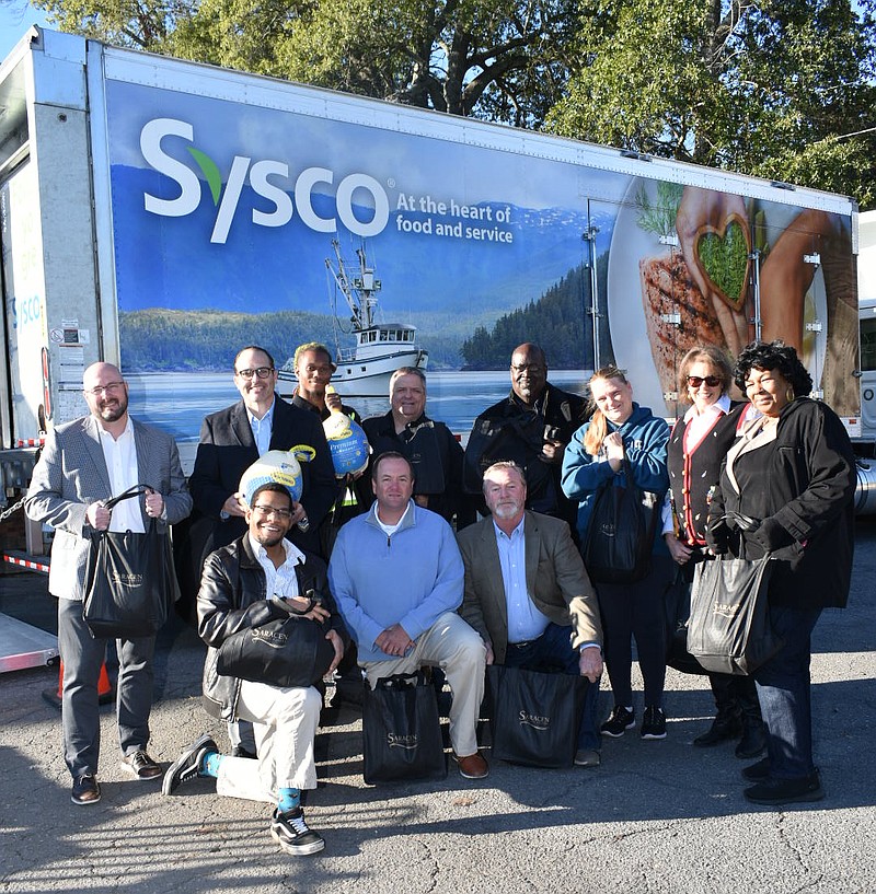 saracen-sysco-make-early-thanksgiving-assist-to-neighbor-to-neighbor